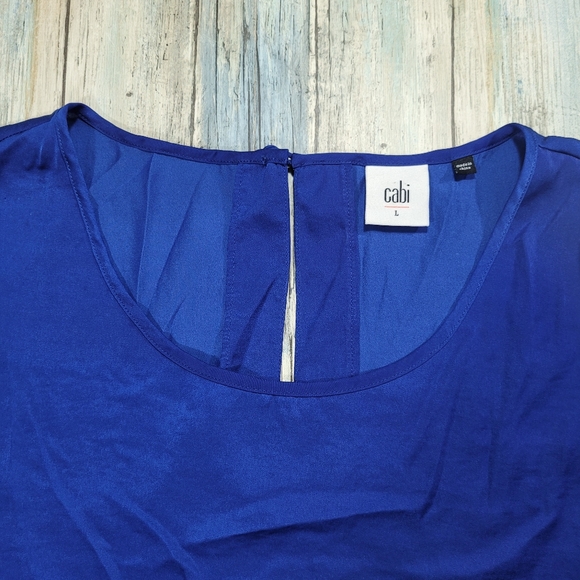 Cabi Flutter sleeves Top. - Picture 4 of 8